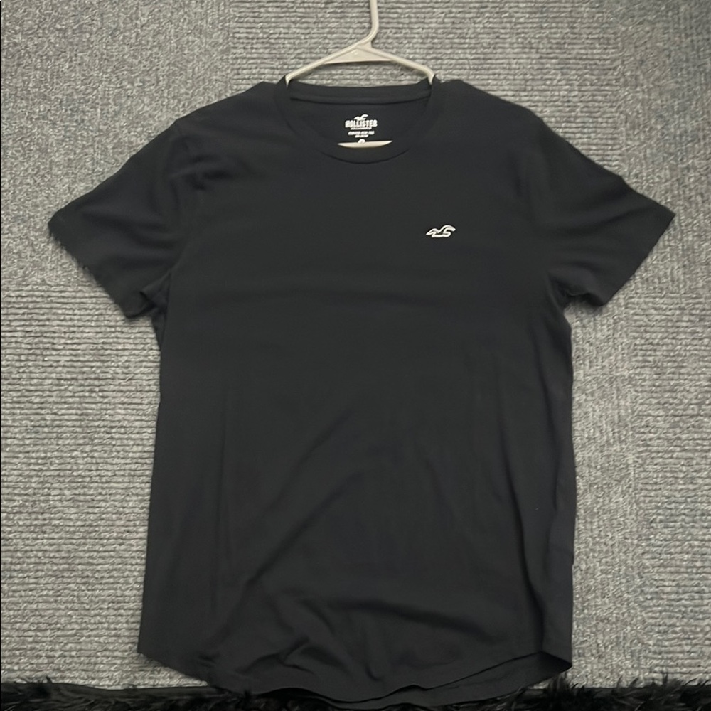 Hollister Men's Black T-Shirt